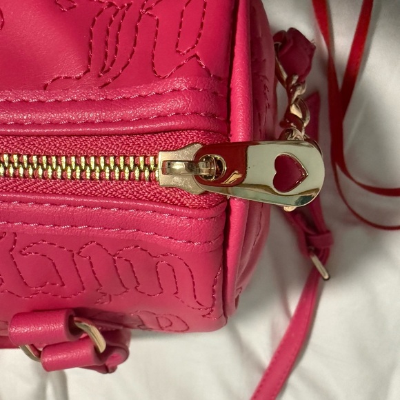 Juicy Couture NWT Vibrant Pink handle or Adjustable Crossbody! Juicy Hangtag! 😍 - Picture 6 of 7